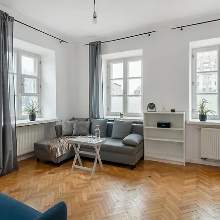 Golden - Stare - Cozy And Stylish - Mostowa Varsó