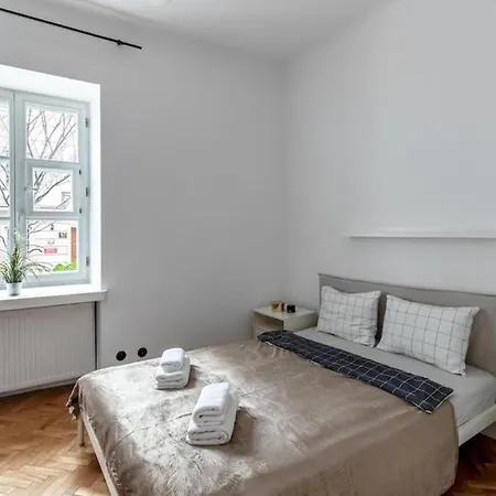 Golden - Stare - Cozy And Stylish - Mostowa Lejlighed Warszawa